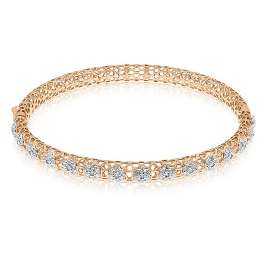 Diamond Bracelet featuing 1.06 carats of diamonds, set in 18k Gold